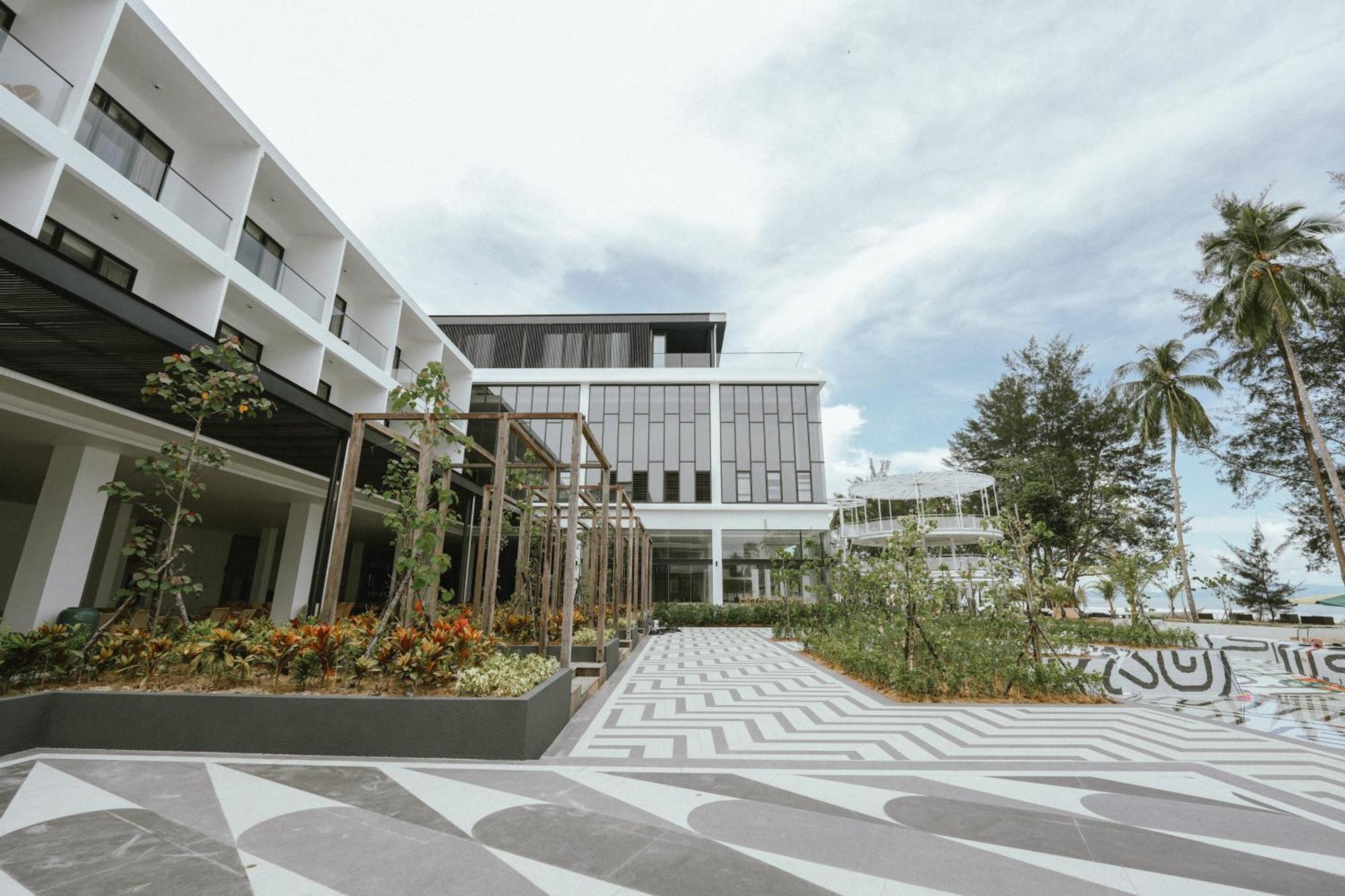 Roxy Beach Resort Sematan Exterior foto